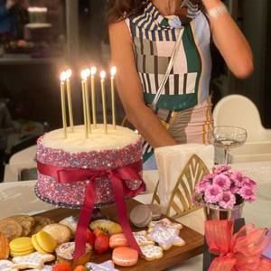 Meet your Posher, Rola